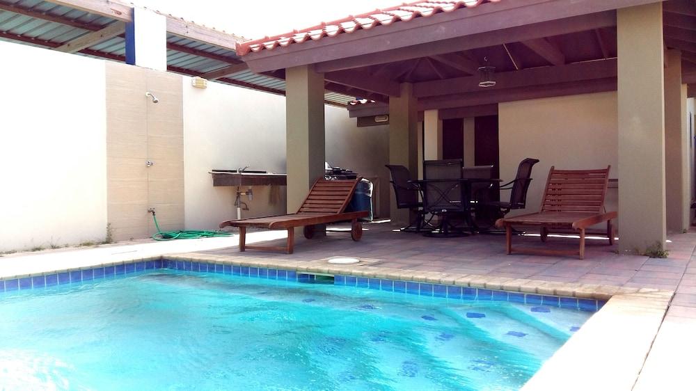 Dorado Eagle Beach Hotel Oranjestad Bagian luar foto