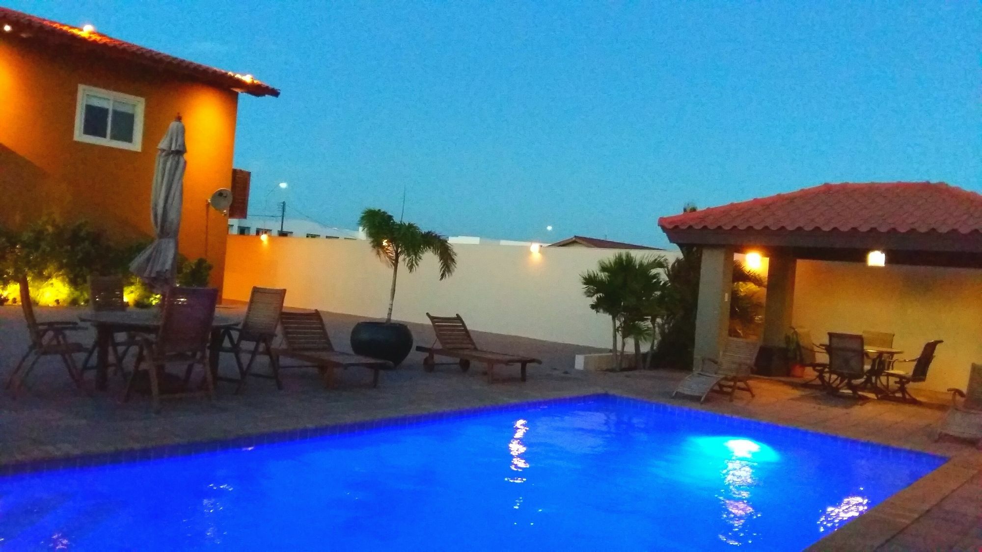 Dorado Eagle Beach Hotel Oranjestad Bagian luar foto