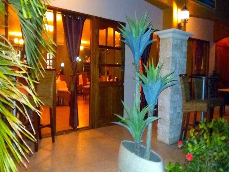 Dorado Eagle Beach Hotel Oranjestad Bagian luar foto