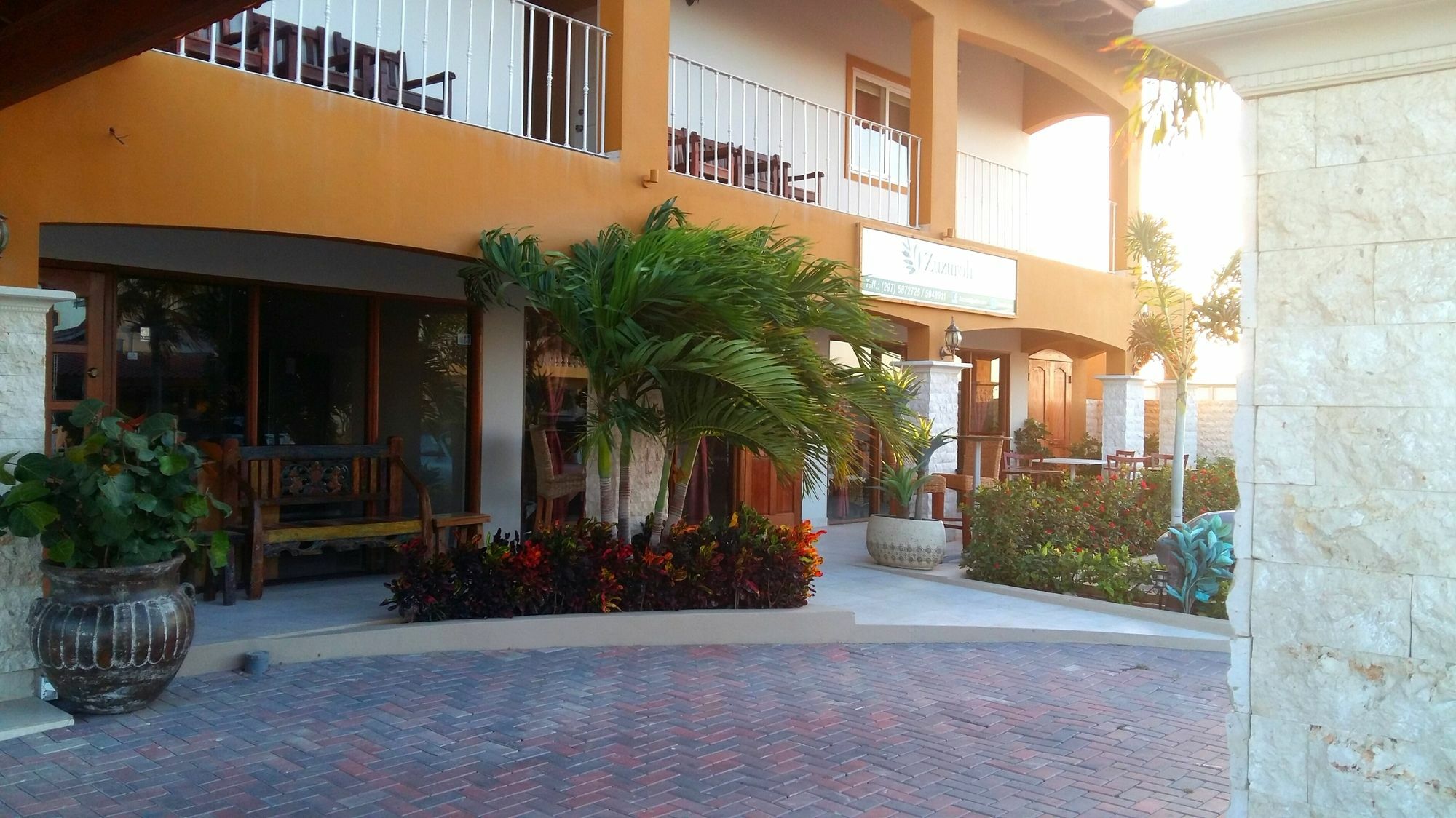 Dorado Eagle Beach Hotel Oranjestad Bagian luar foto