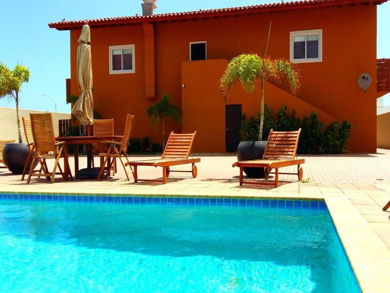 Dorado Eagle Beach Hotel Oranjestad Bagian luar foto